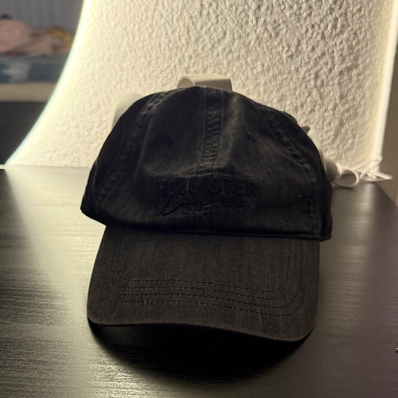 Hollister Charcoal Black Men's Cap - Picture 1 of 3
